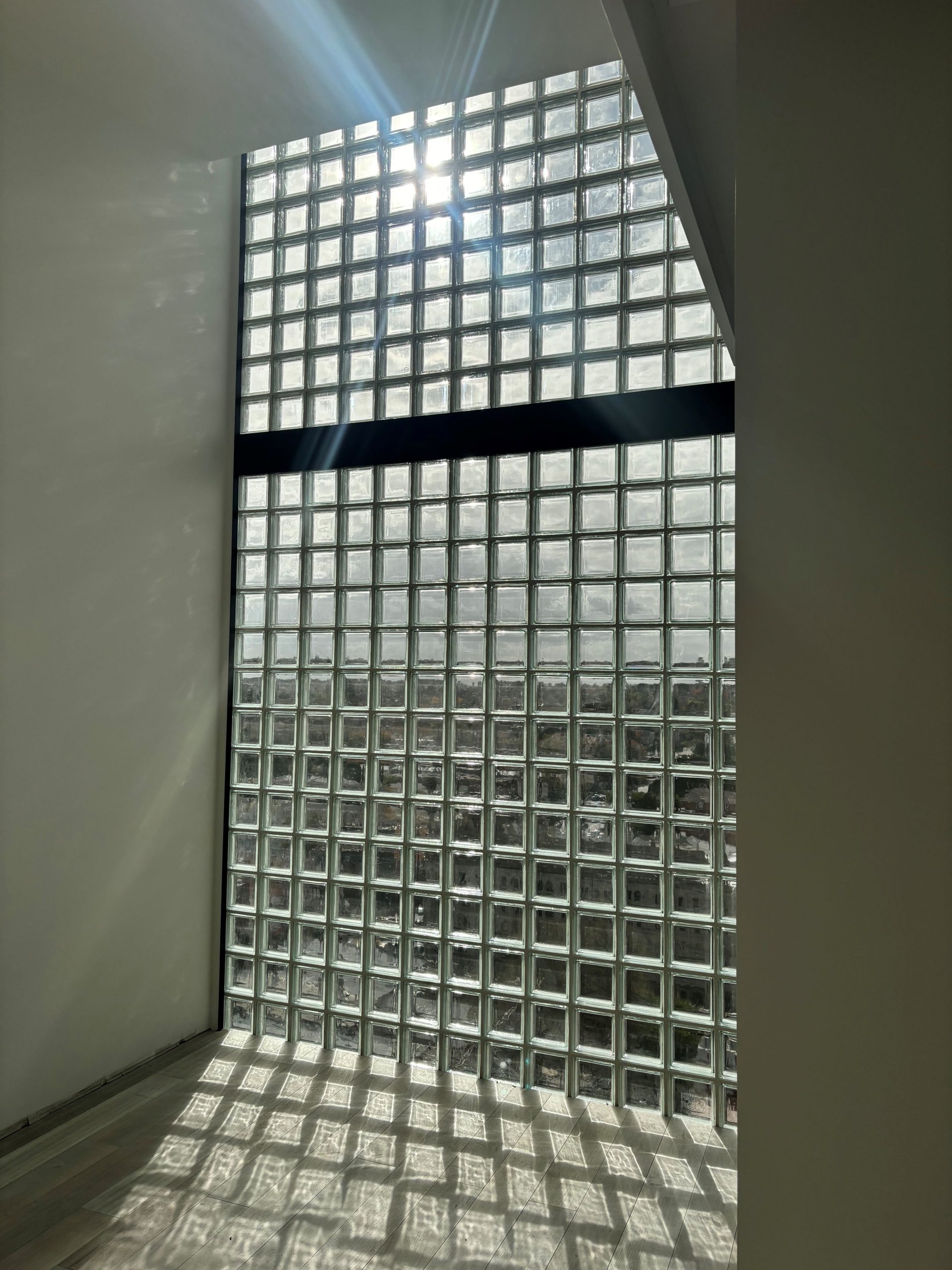 Curved glass block wall in a contemporary interior